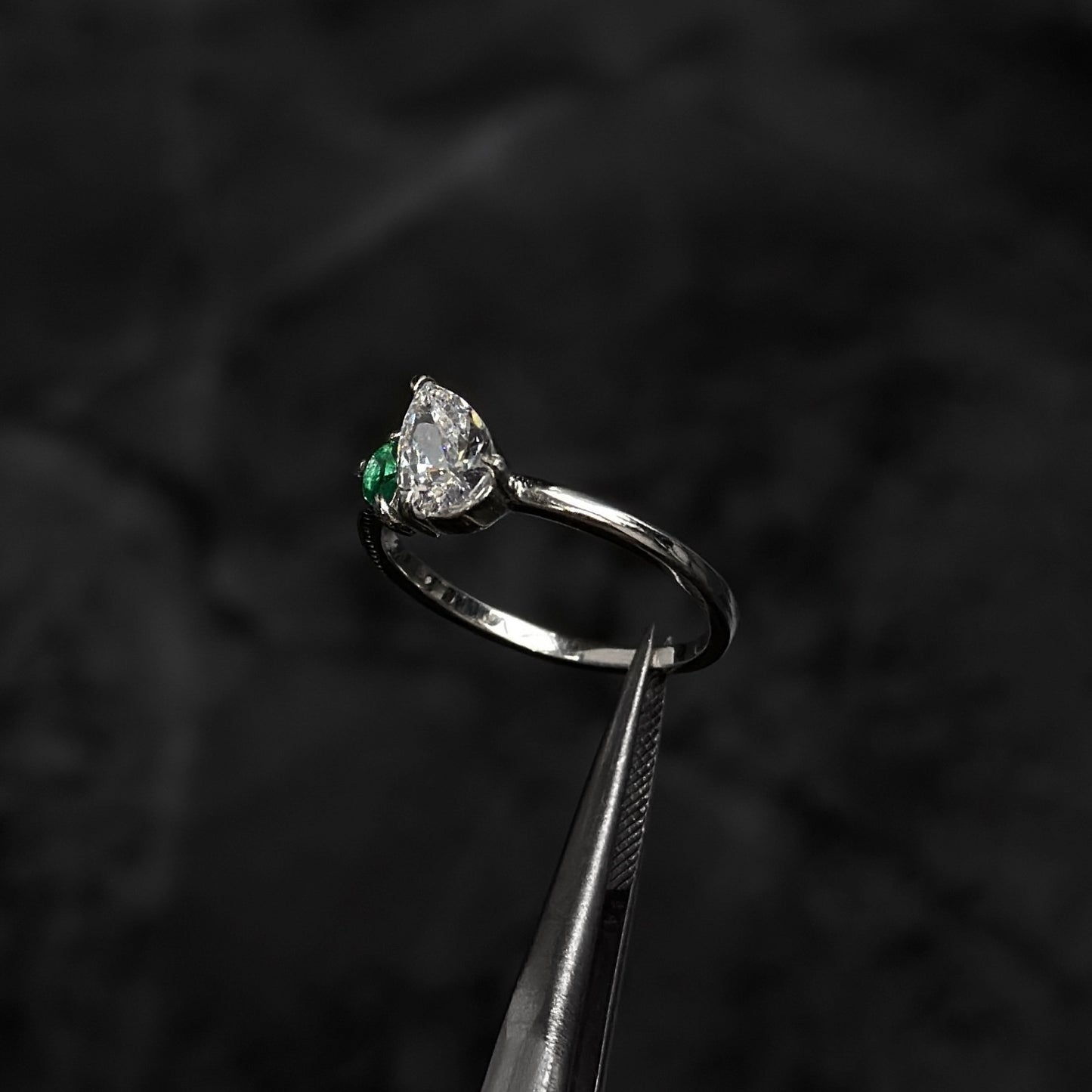 Anillo de Lujo #6 / Esmeralda Colombiana / Plata 925