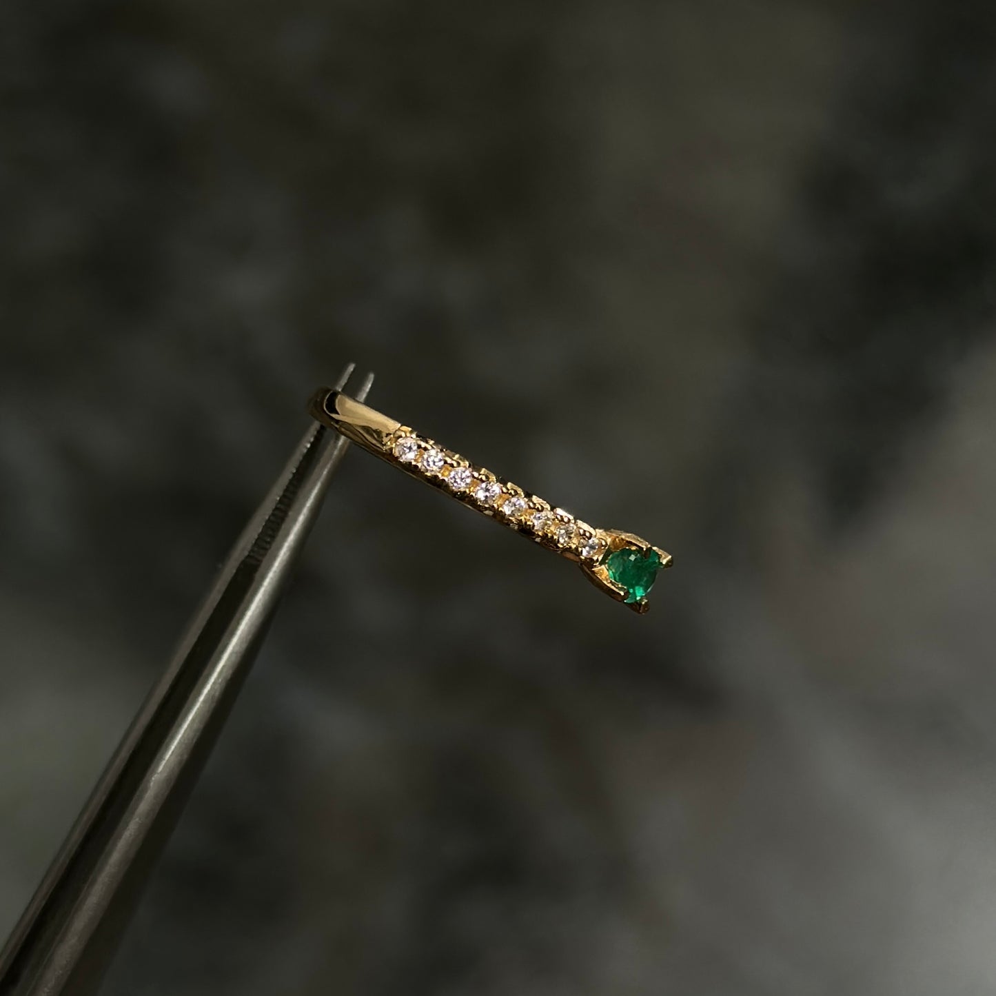 Anillo de Lujo #8 / Oro 18K / Esmeralda Colombiana