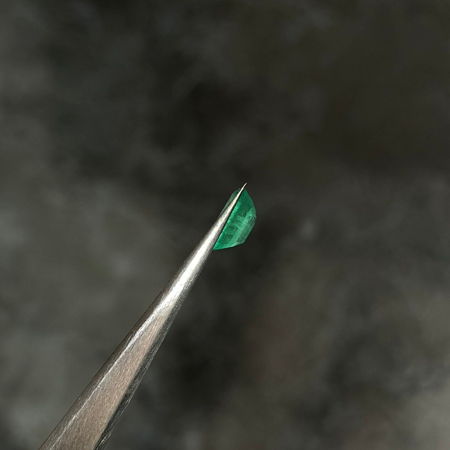 Esmeralda Colombiana / 0,93ct / 4.5mm x 7.5mm