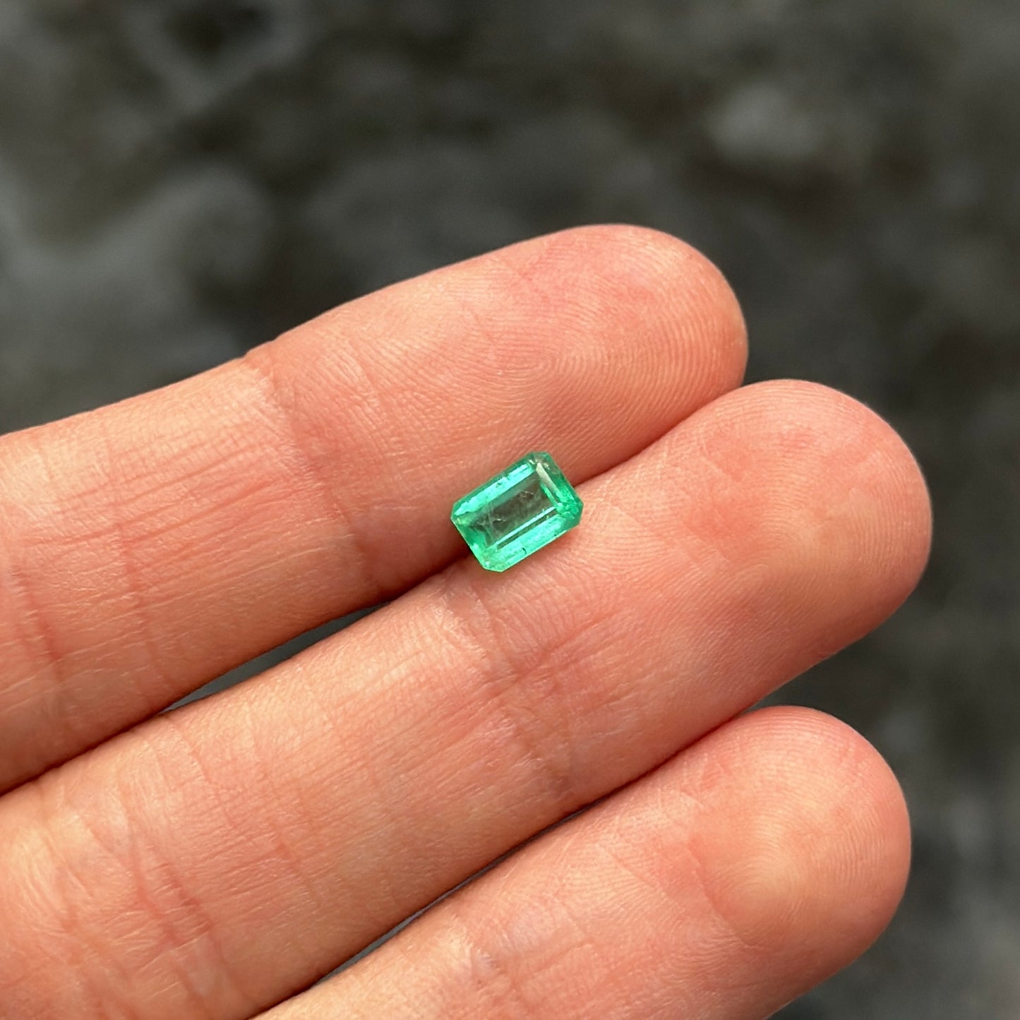 Colombian Emerald / 0.85ct / 6.7mm x 4.8mm
