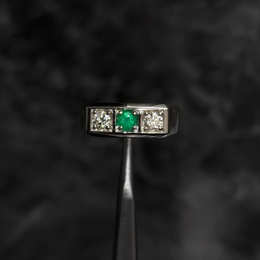 Luxury Ring #9 / Colombian Emerald / Moissanites / 925 Silver