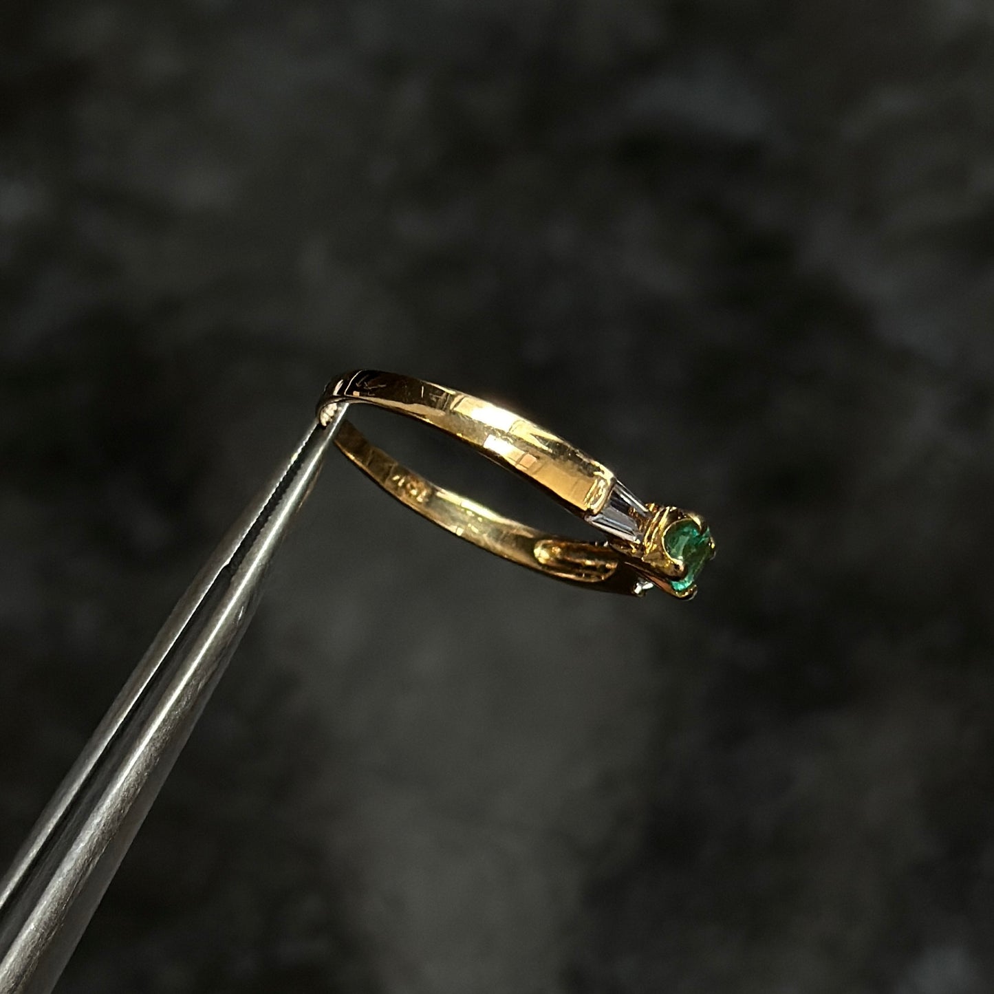 Anillo de Lujo #7 / Oro 18K / Esmeralda Colombiana
