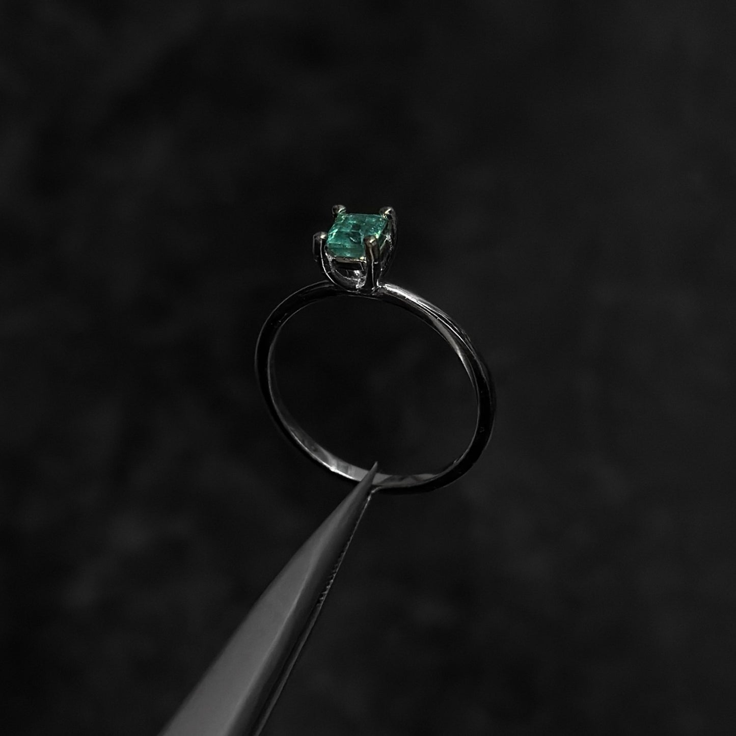 Anillo de Lujo #6 / Esmeralda Colombiana / Plata 925