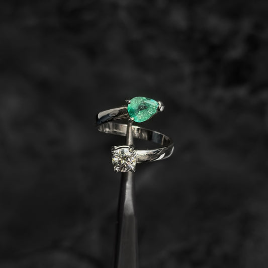 Open Luxury Ring / Colombian Emerald / Moissanite / 925 Silver