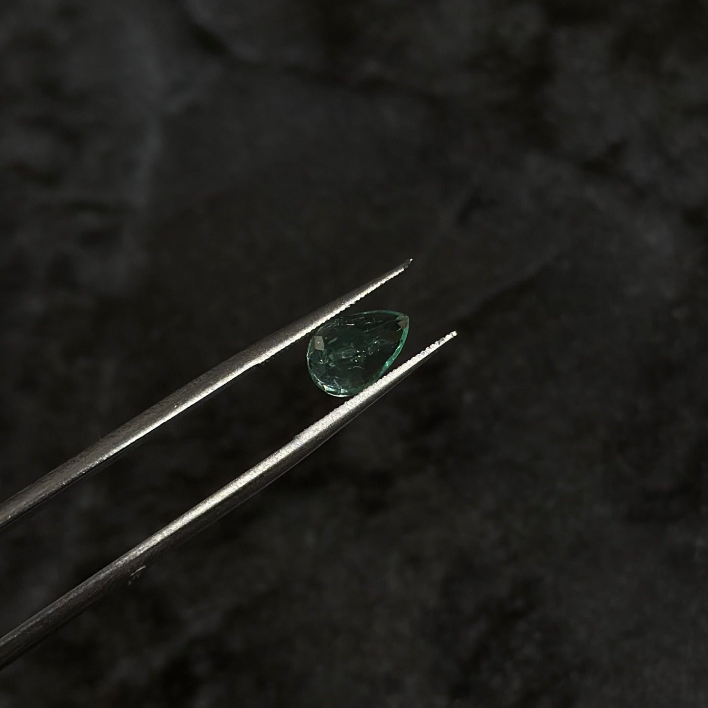 Esmeralda Lágrima Certificada / 1,08ct / 7.96mm × 5.47mm x 4.78 mm