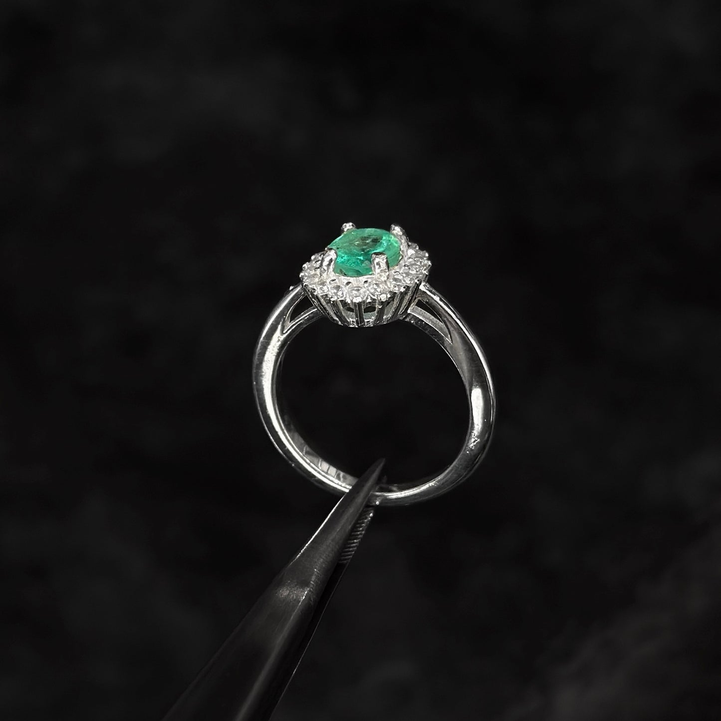 Anillo de Lujo #6 / Esmeralda Colombiana / Plata 925