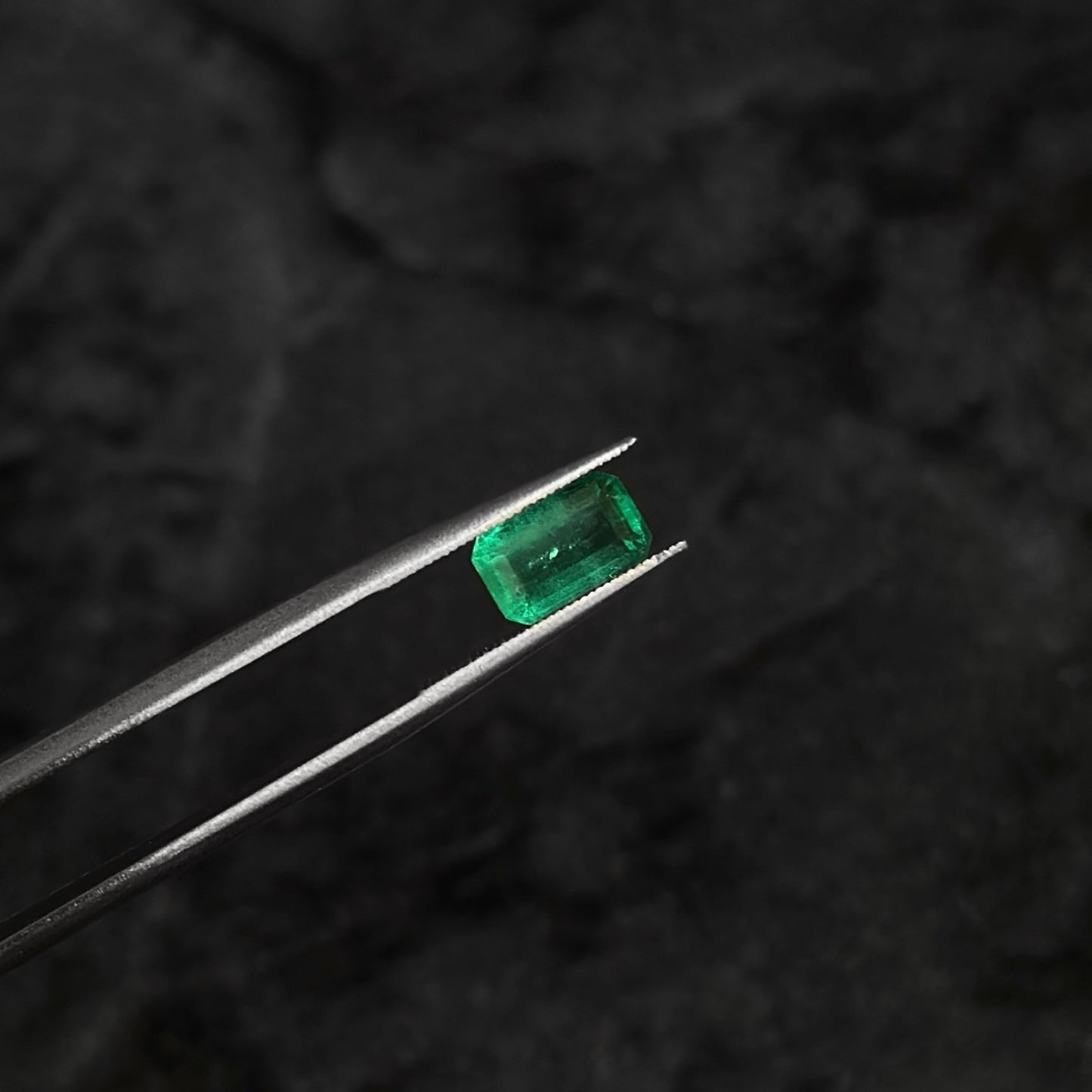 Esmeralda Certificada / 0,9ct / 4.4mm x 7.2mm x 3.5mm