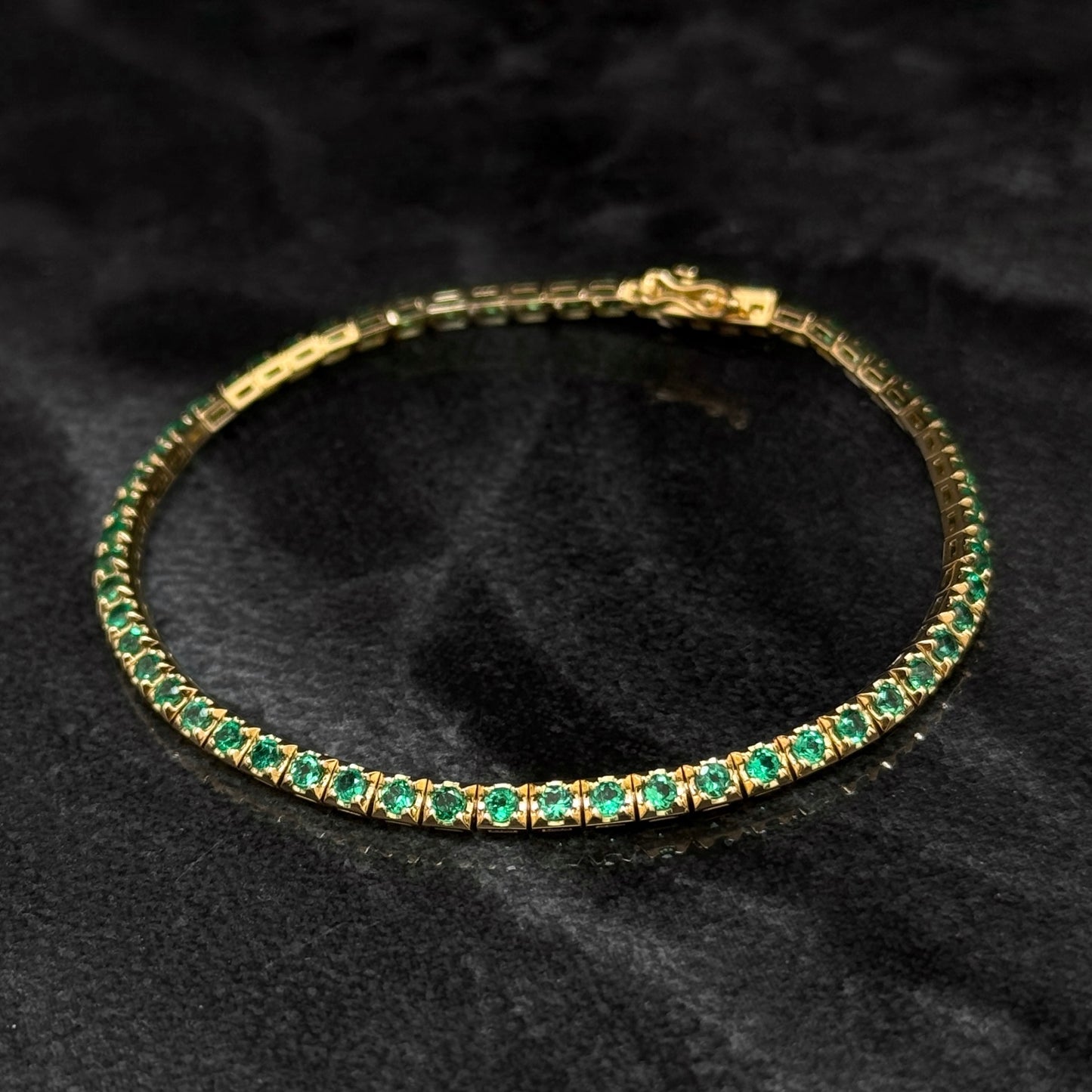 Pulsera Tenis de Lujo / Esmeraldas / Oro 18K