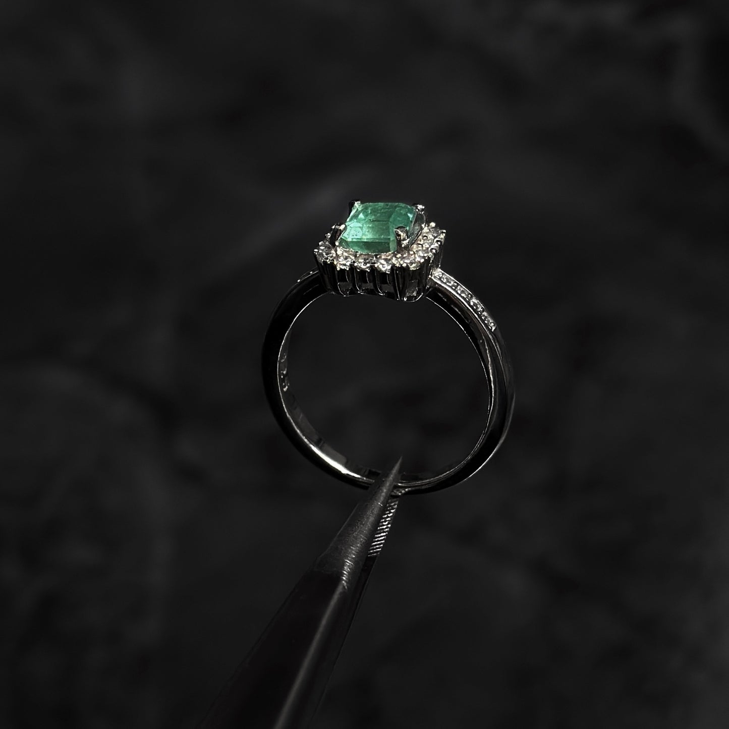 Anillo de Lujo #7 / Esmeralda Colombiana / Plata 925