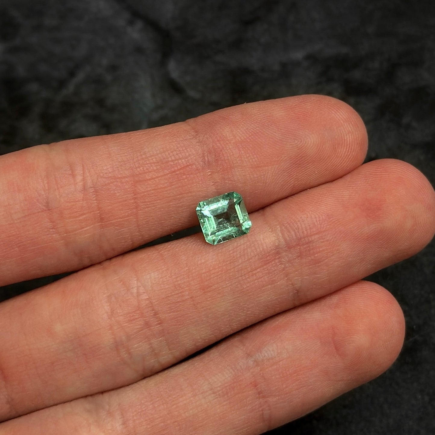 Esmeralda Certificada / 1,3ct / 6.6mm x 7.2mm x 4.1mm