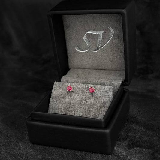 Exclusive Moles / Natural Rubies 3.3mm / 925 Silver