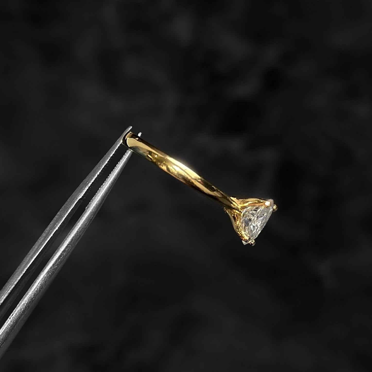 Anillo de Lujo Bajo Fabricación / Moissanita Lab / Oro 18K