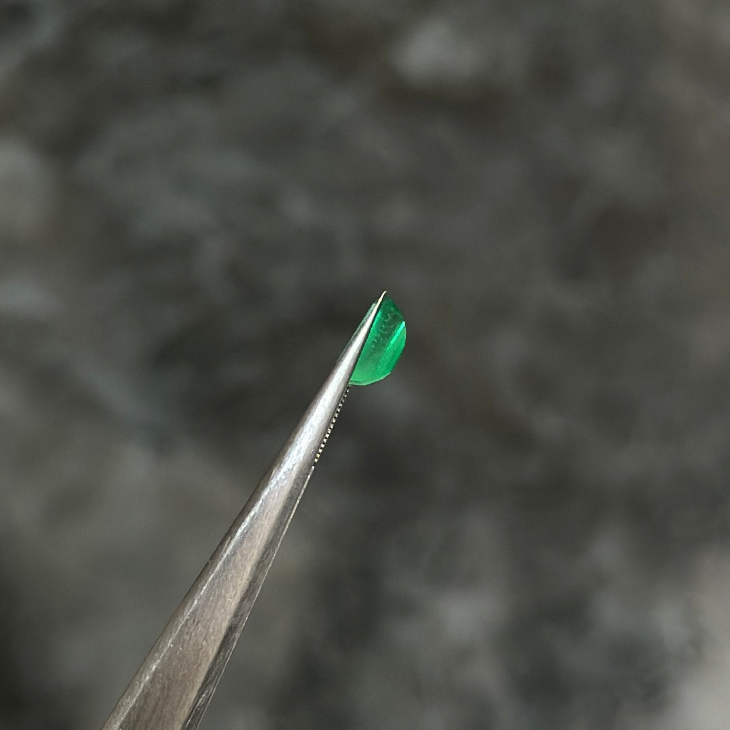 Esmeralda 0,98ct / 4.8mm x 6.7mm