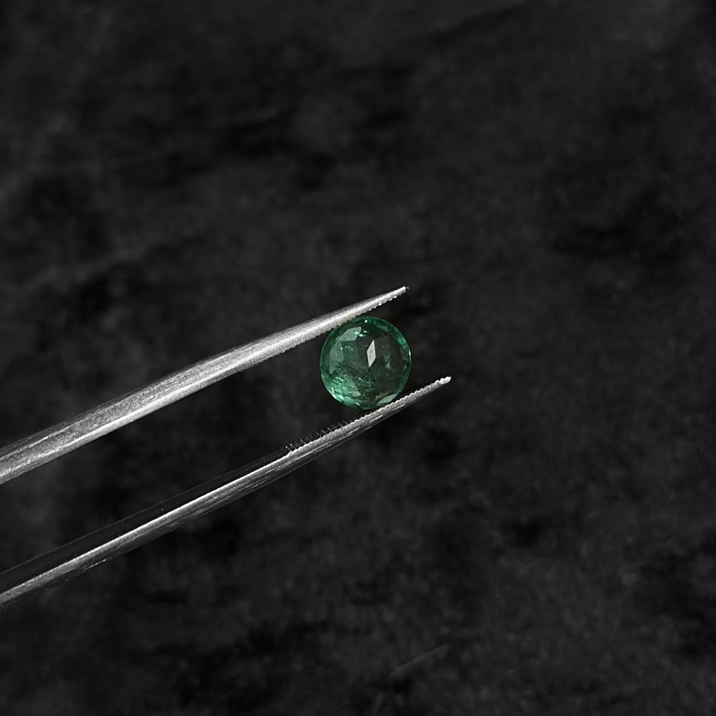Esmeralda Redonda Certificada / 0,97ct / 6.4mm x 3.6mm