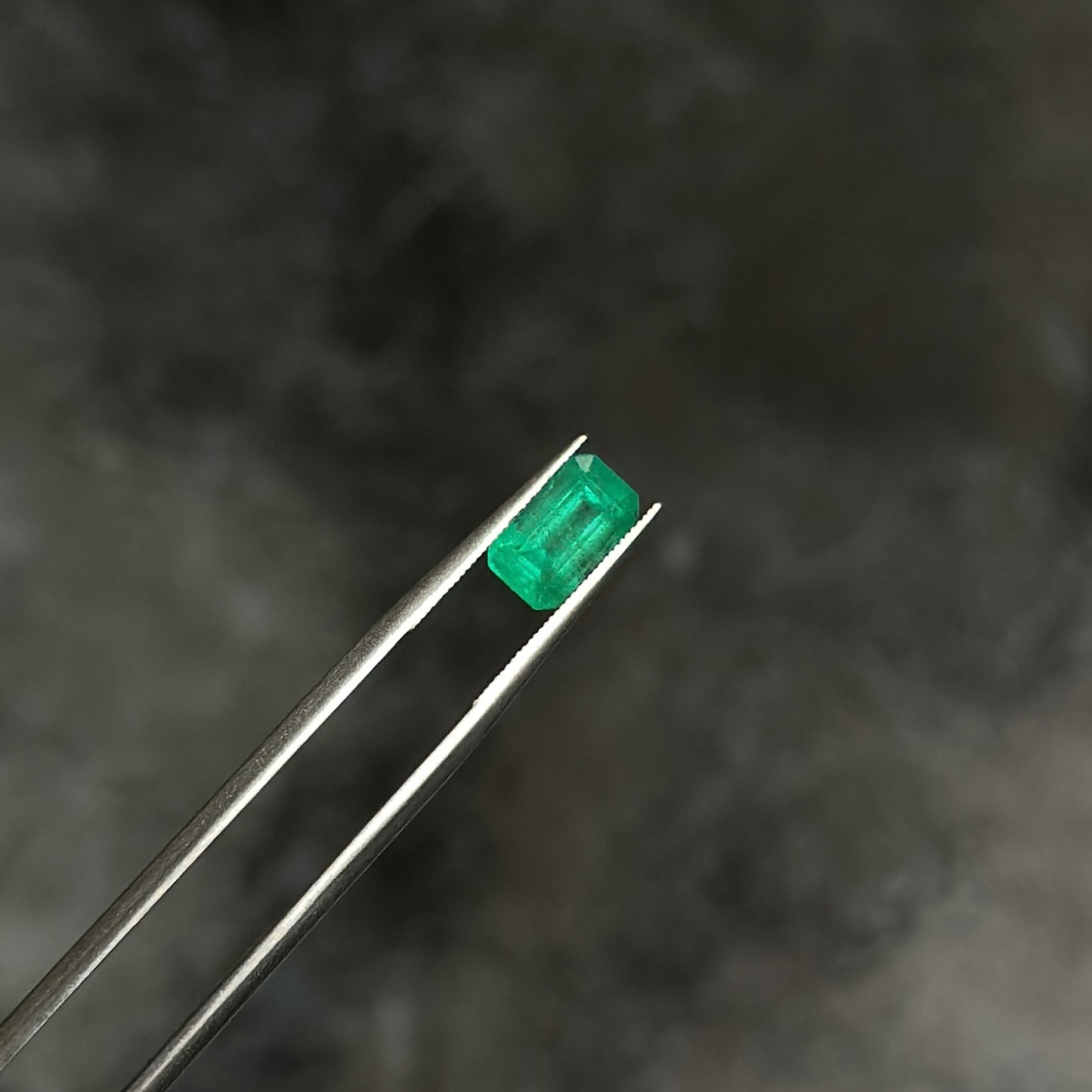 Esmeralda Colombiana / 0,93ct / 4.5mm x 7.5mm