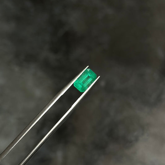 Colombian Emerald / 0.93ct / 4.5mm x 7.5mm