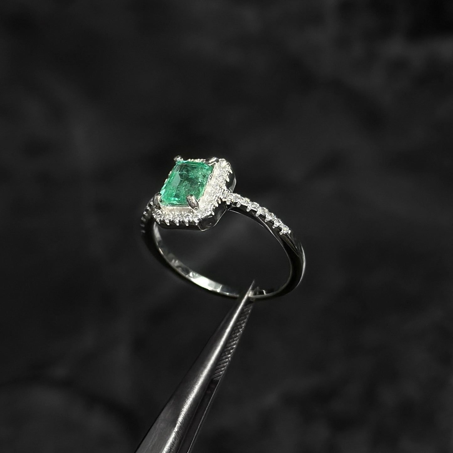 Anillo de Lujo #6 / Esmeralda Colombiana / Plata 925