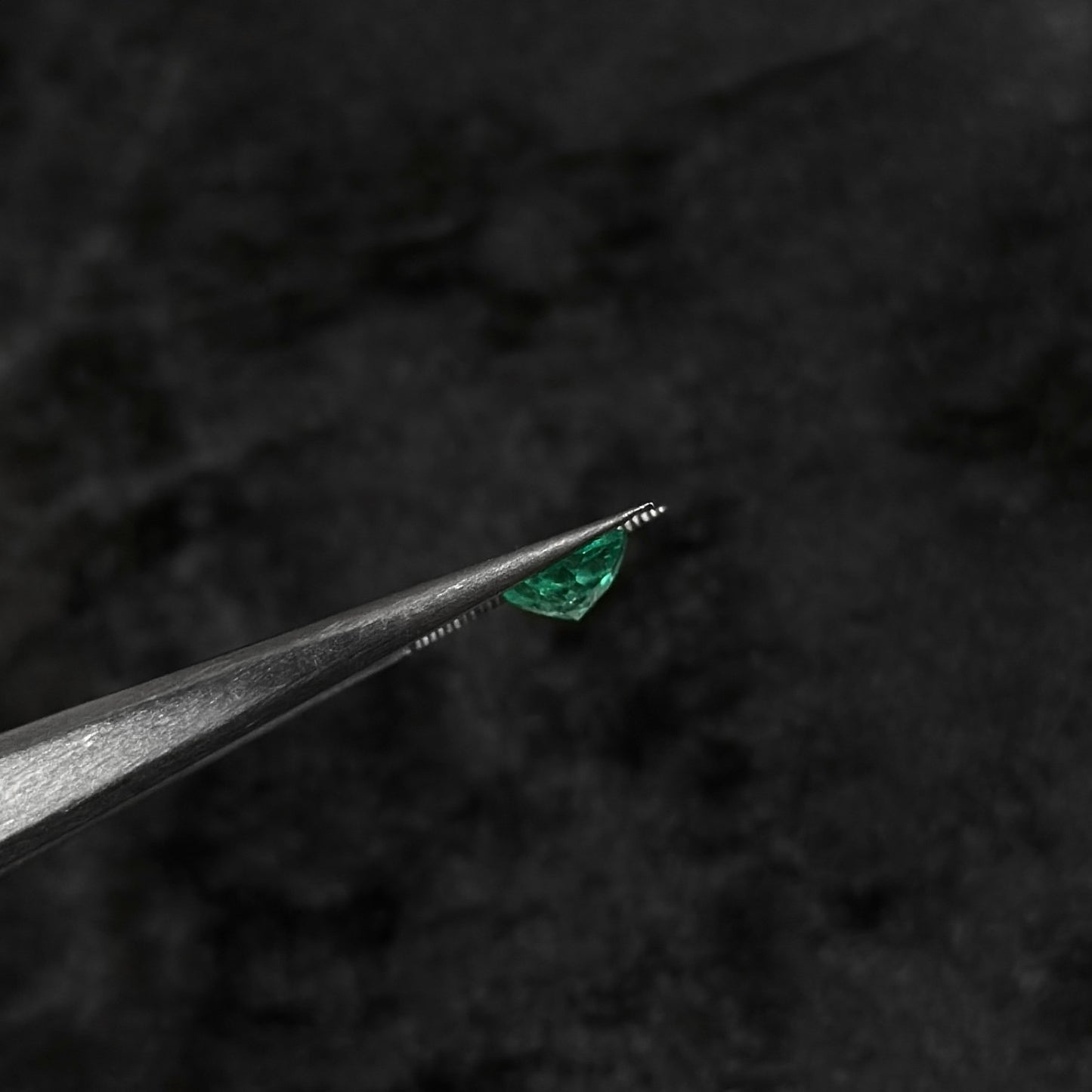 Esmeralda Redonda Certificada / 0,97ct / 6.4mm x 3.6mm