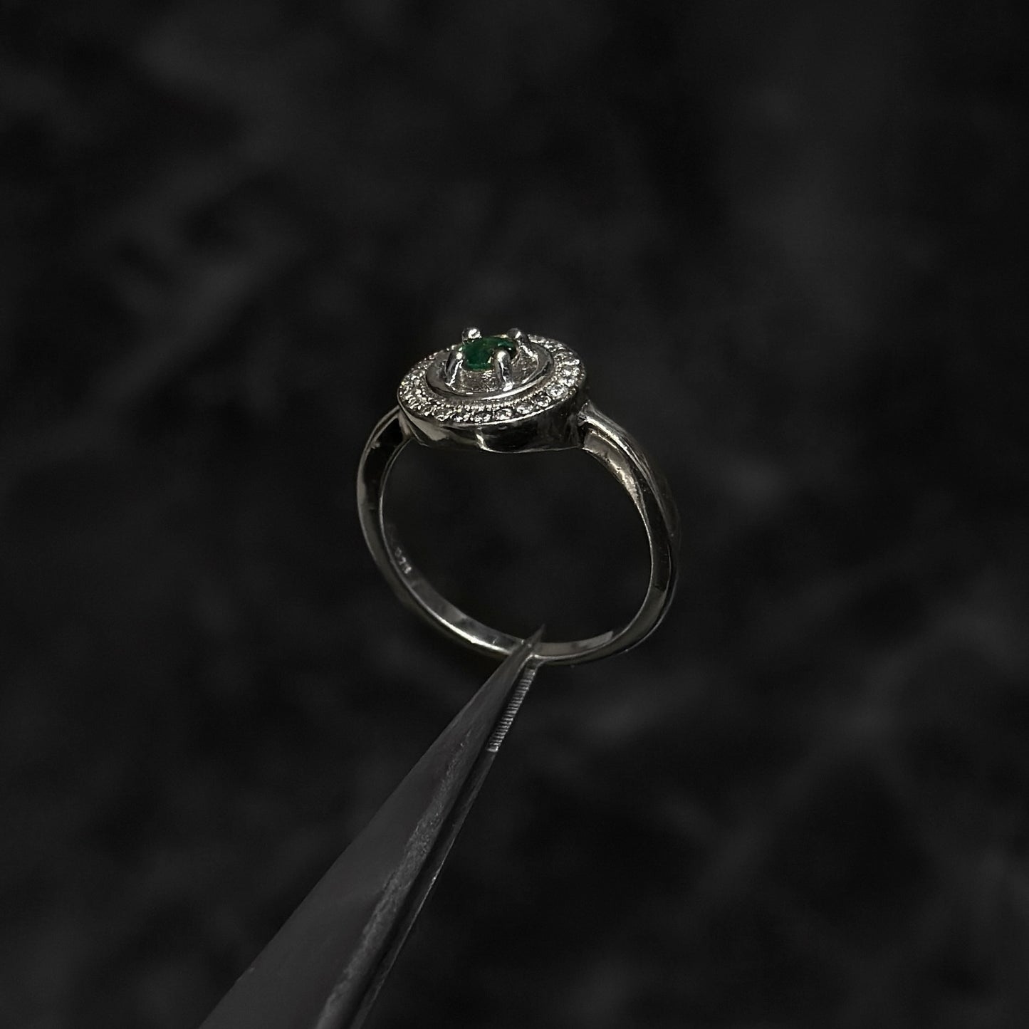 Anillo de Lujo #6.5 / Esmeralda Colombiana / Plata 925