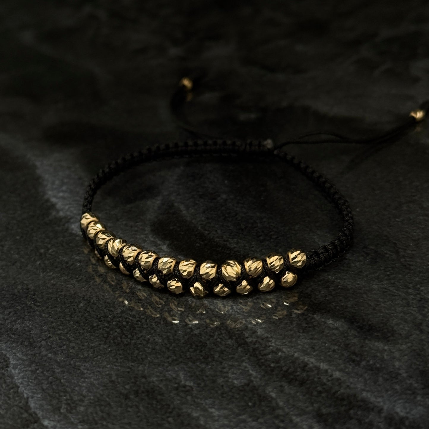 Pulsera Tejida de Lujo / Balines Oro 18K