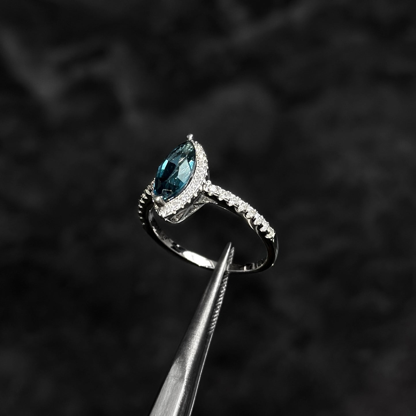Anillo de Lujo #6 / Topacio Natural / Plata 925