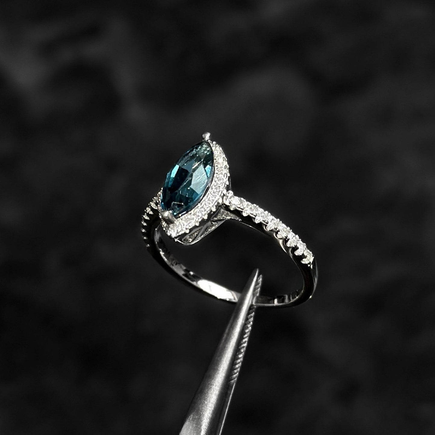 Luxury Ring #6 / Natural Topaz / 925 Silver