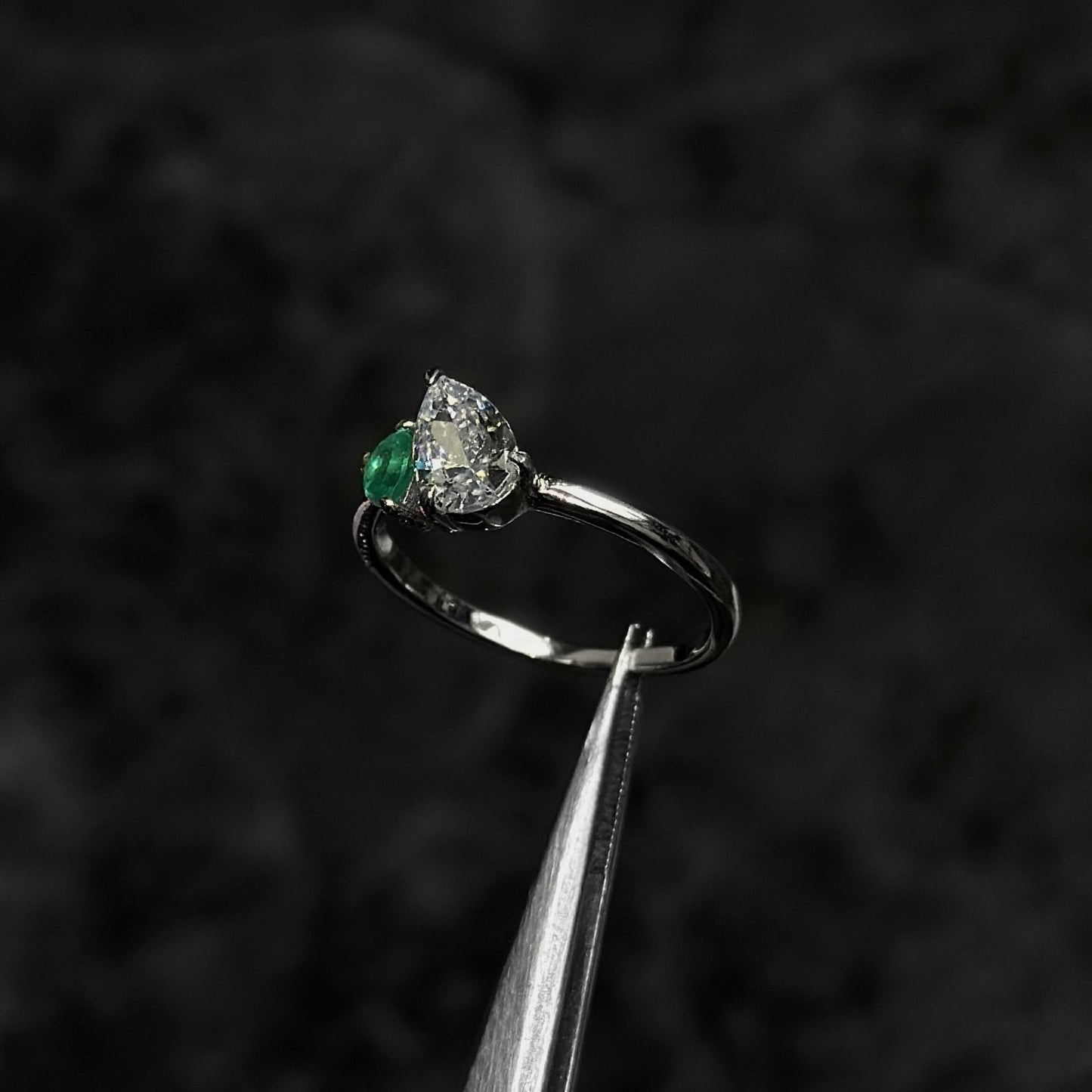 Anillo de Lujo #6 / Esmeralda Colombiana / Plata 925