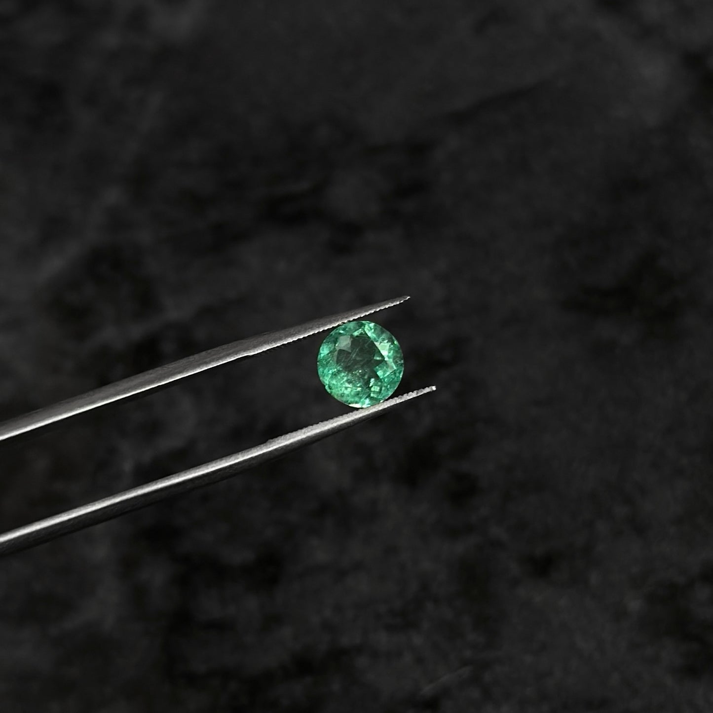 Esmeralda Redonda Certificada / 0,97ct / 6.4mm x 3.6mm