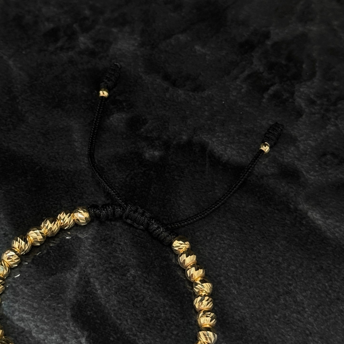 Pulsera Tejida de Lujo / Balines Oro 18K