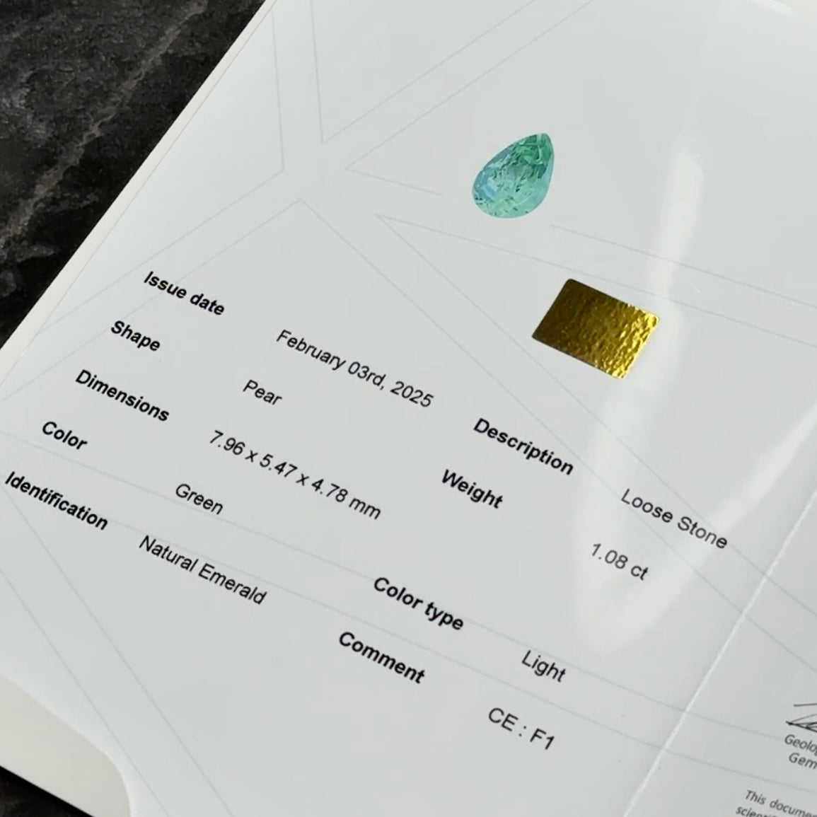 Esmeralda Lágrima Certificada / 1,08ct / 7.96mm × 5.47mm x 4.78 mm