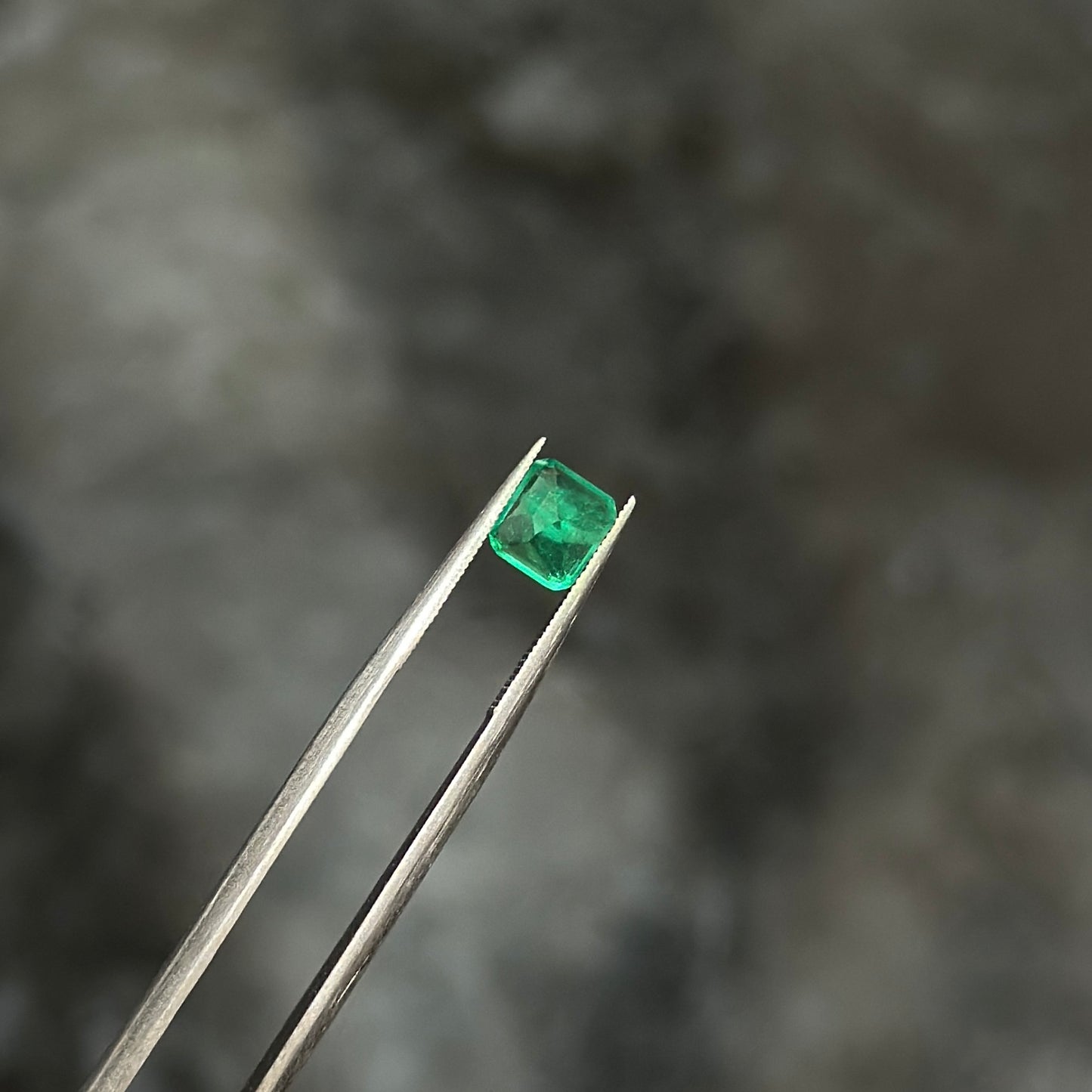 Esmeralda Colombiana / 0,69ct / 5.3mm x 4.9mm