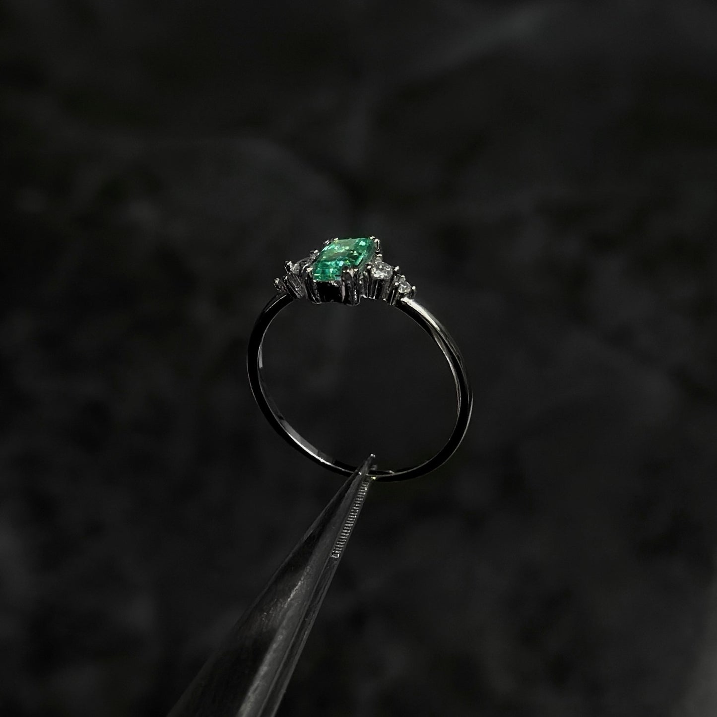 Anillo de Lujo #6 / Esmeralda Colombiana / Plata 925