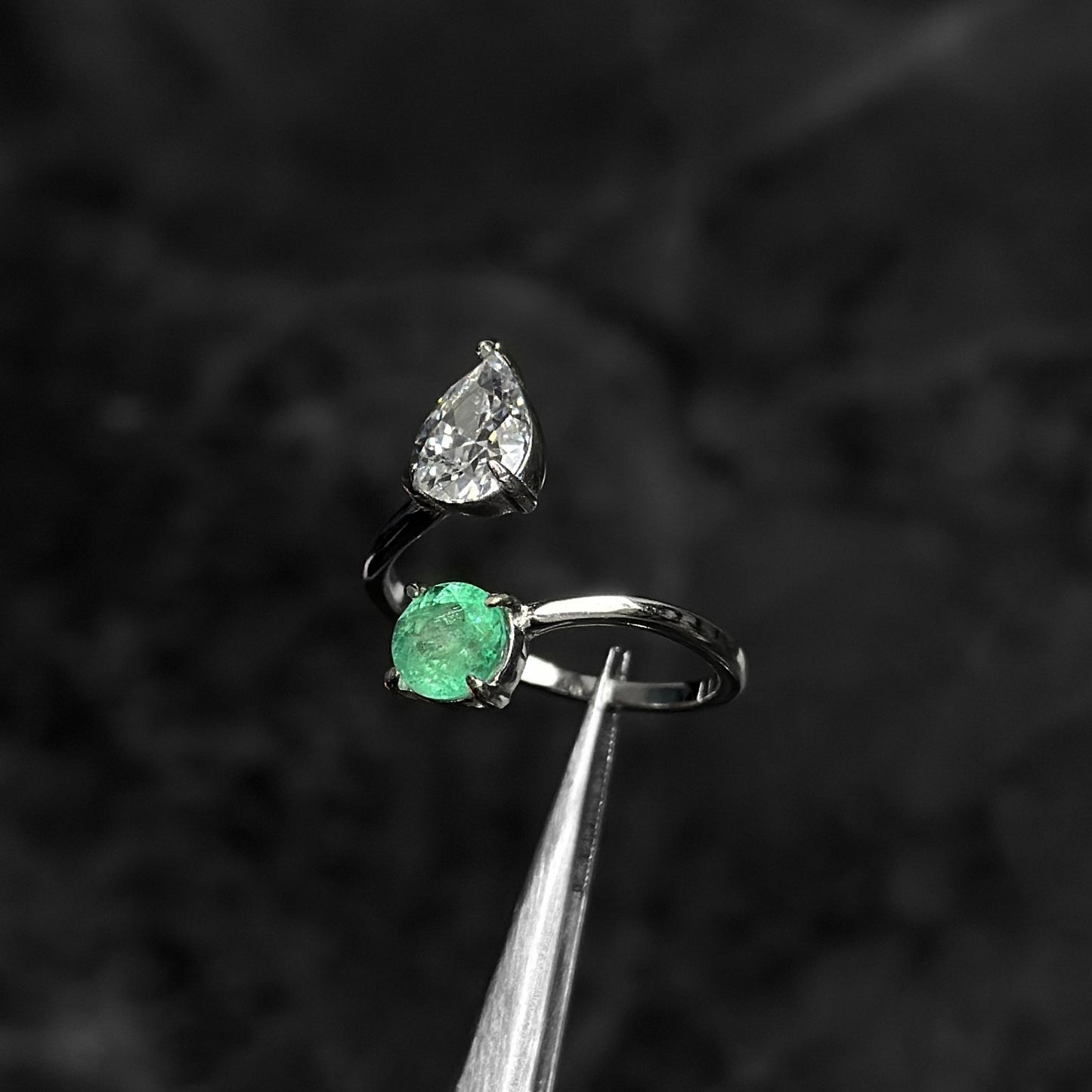 Anillo de Lujo Ajustable / Esmeralda Colombiana / Plata 925