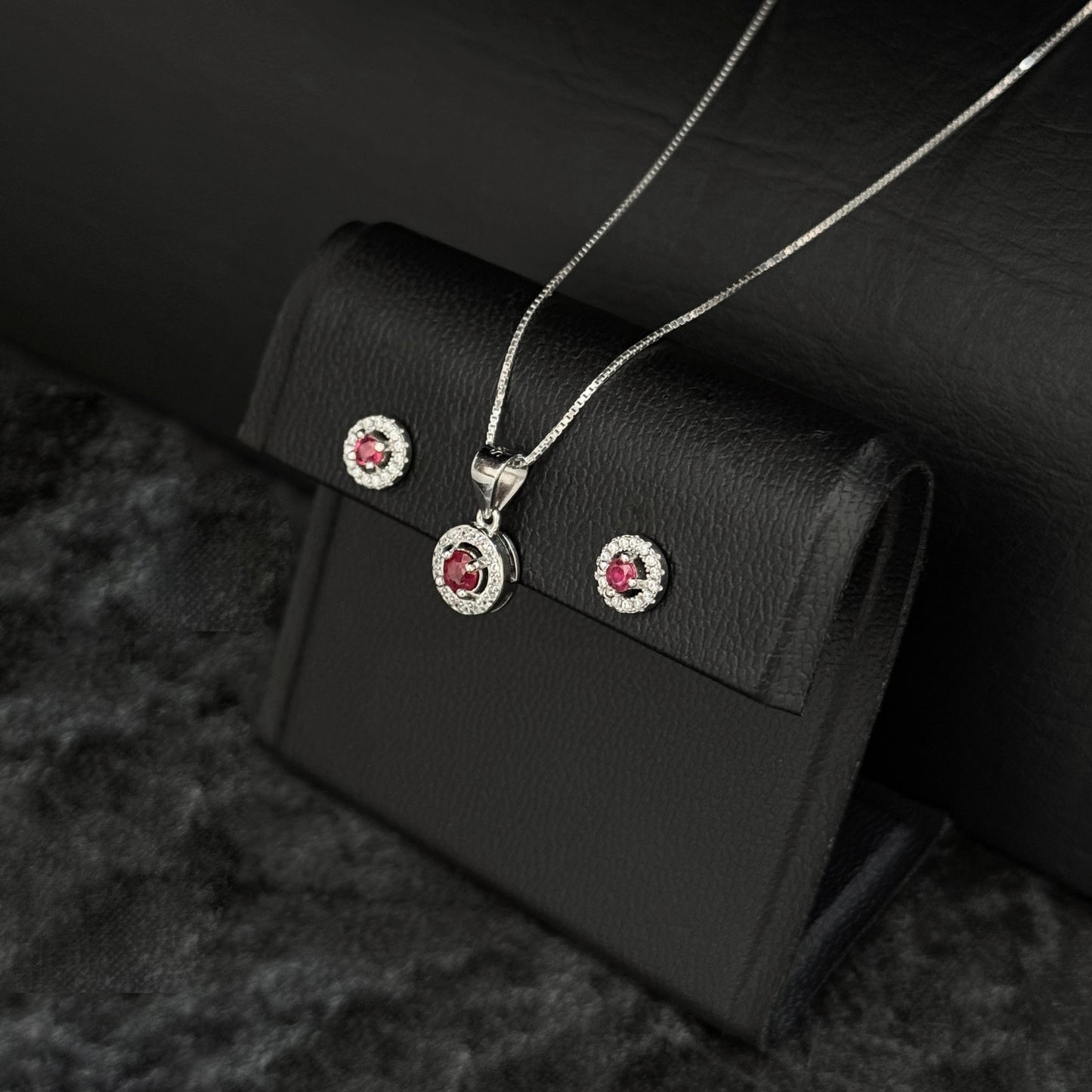Set Cadena-Dije-Aretes / Rubíes Certificados / Plata 925