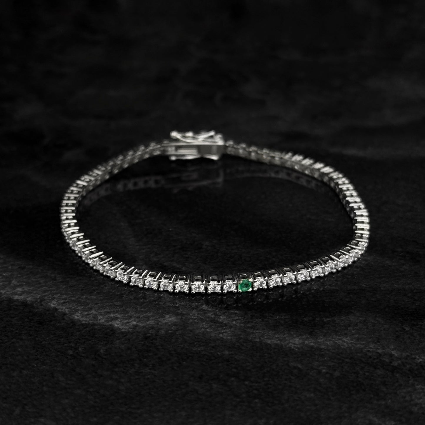 Pulsera Tenis 2mm x 17.5cm / Esmeralda Colombiana / Circones / Plata 925