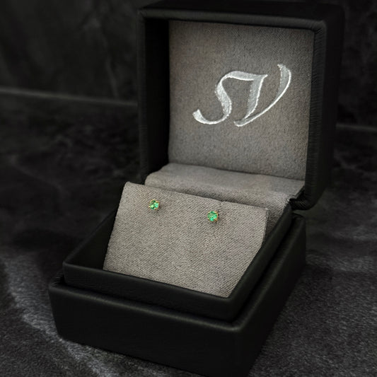2.5mm moles / Colombian emeralds / 18K gold