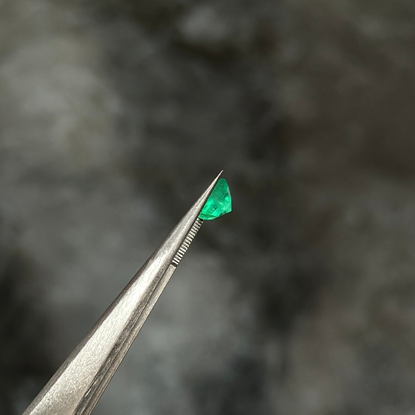 Esmeralda Colombiana / 0,69ct / 5.3mm x 4.9mm