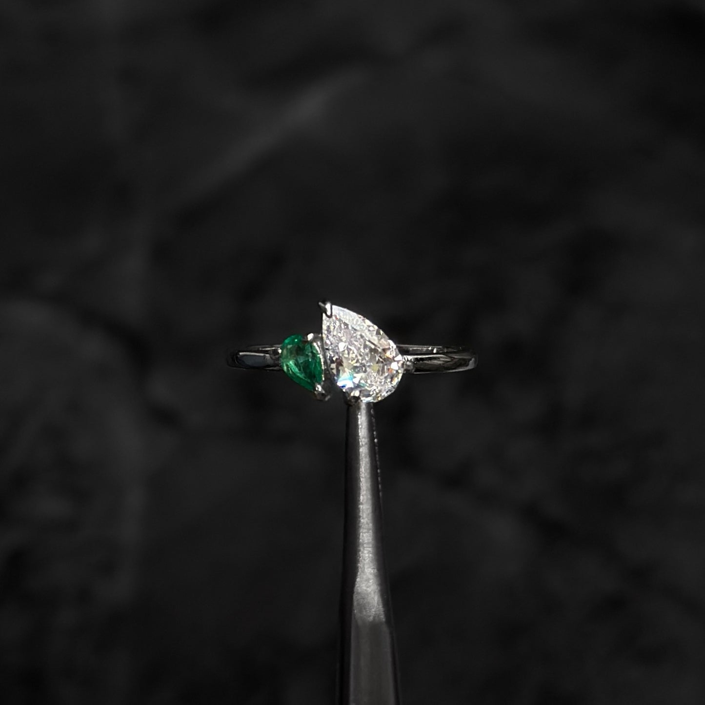Anillo de Lujo #6 / Esmeralda Colombiana / Plata 925