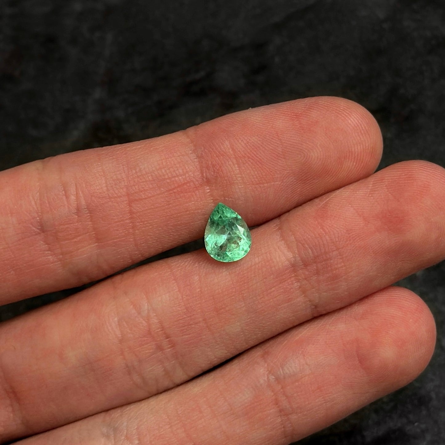 Esmeralda Colombiana / 1,25ct / 8.8mm x 6.7mm x 4mm
