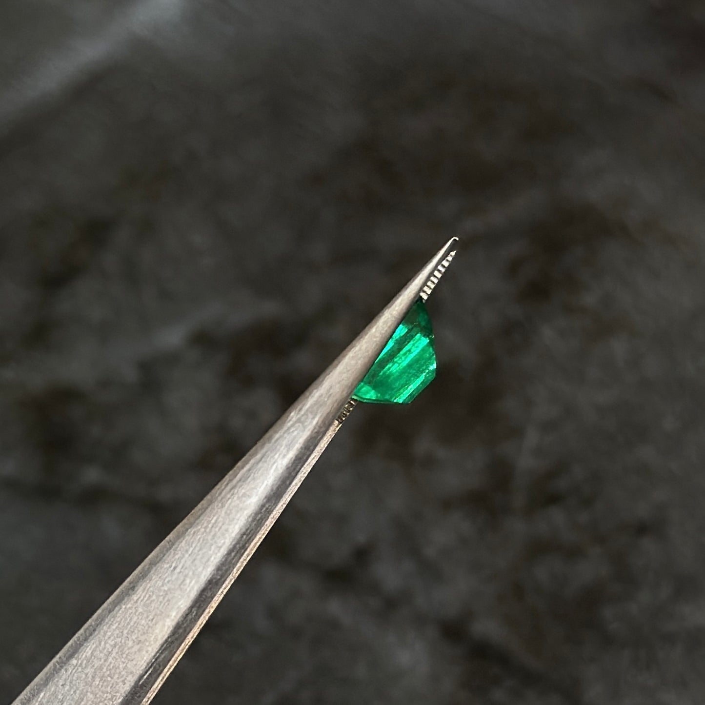 Esmeralda Certificada / 1,53ct / 7.6mm x 5.8mm x 4.8mm