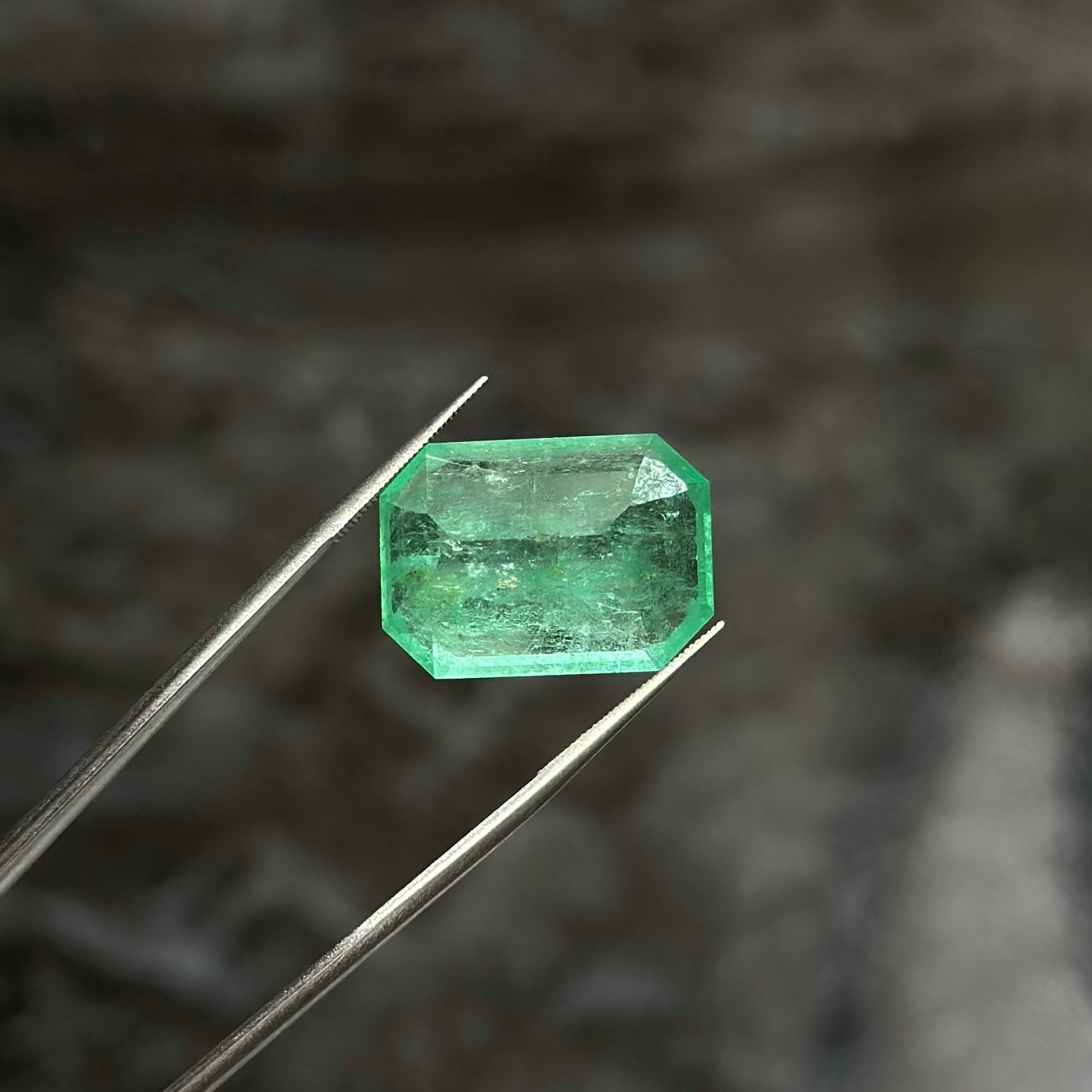 Esmeralda Certificada / 17,81ct / 18.9mm x 13.4mm x 9.9mm