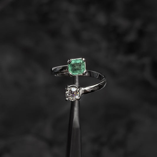 Open Luxury Ring / Colombian Emerald / Moissanite / 925 Silver