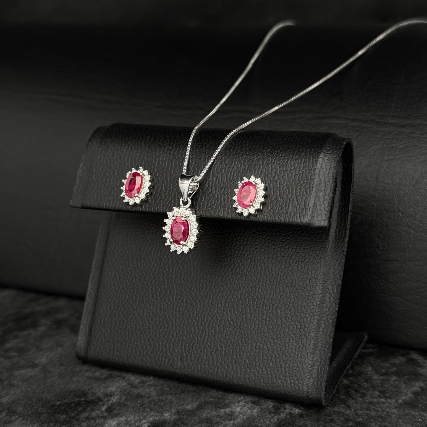 Set Cadena-Dije-Aretes / Rubíes Certificados / Plata 925
