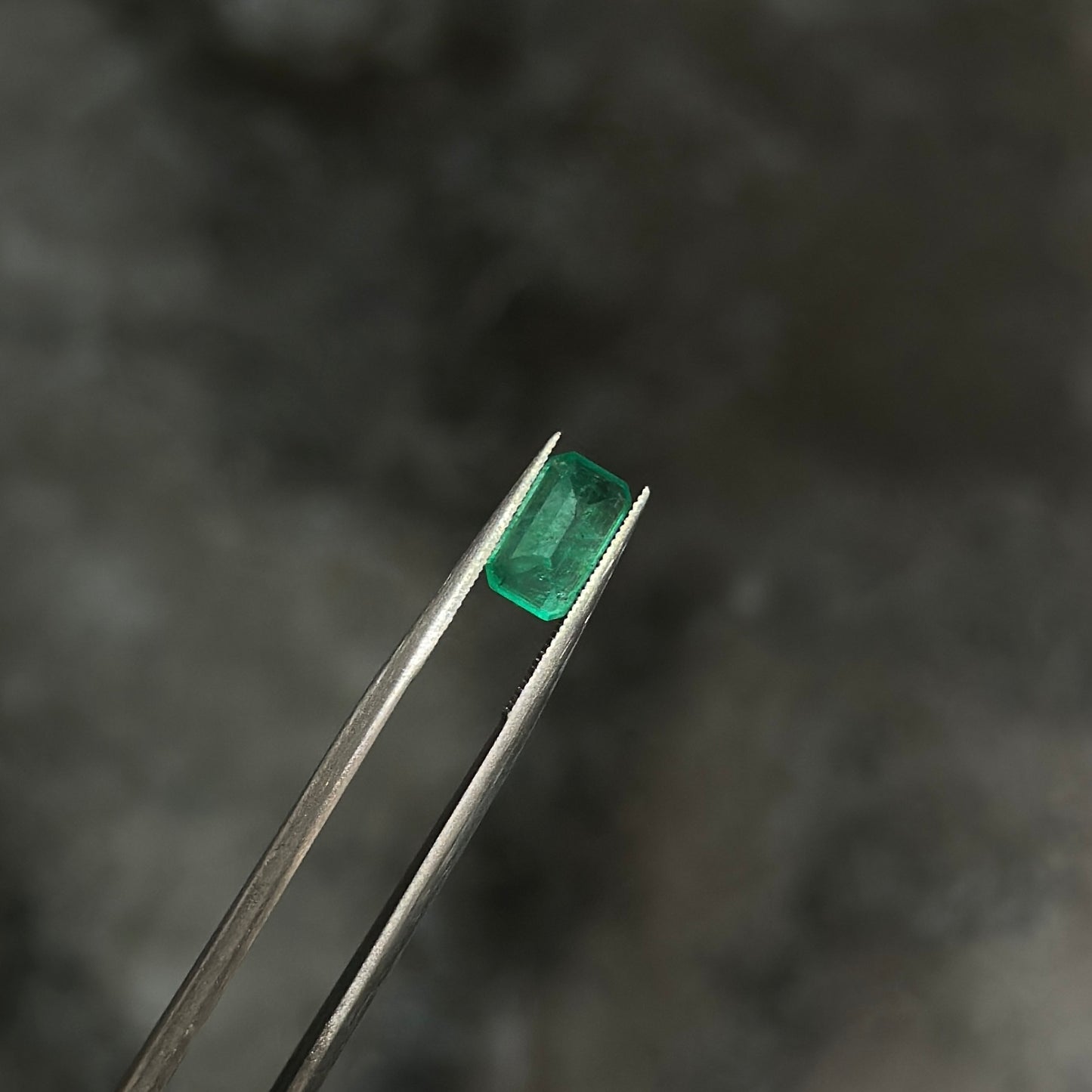 Esmeralda Colombiana / 0,93ct / 4.5mm x 7.5mm