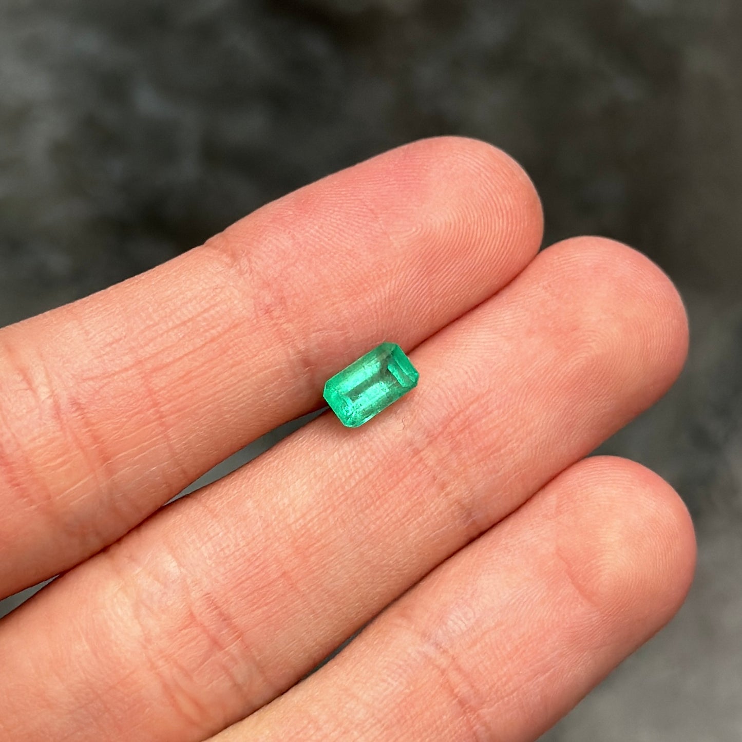 Esmeralda Colombiana / 0,93ct / 4.5mm x 7.5mm