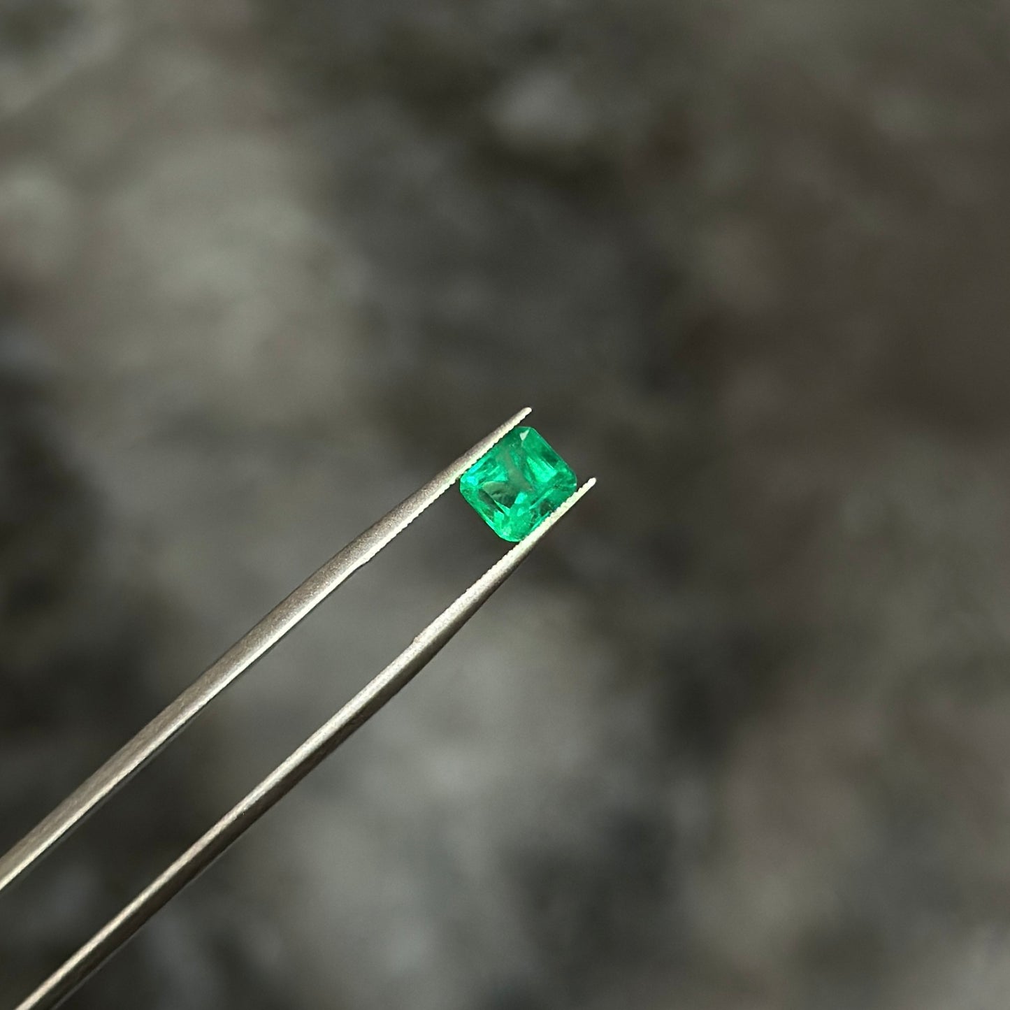 Esmeralda Colombiana / 0,69ct / 5.3mm x 4.9mm