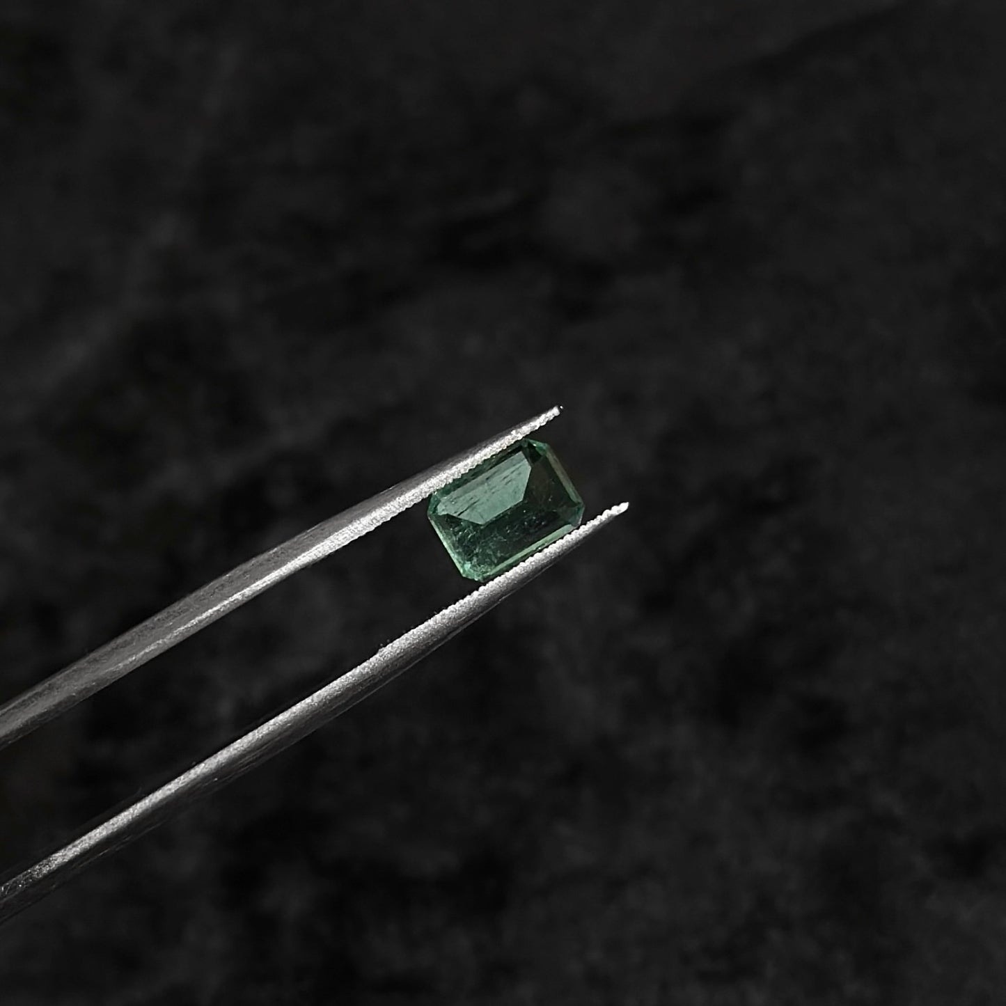 Esmeralda Certificada / 0,75ct / 6.1mm x 4.3mm x 3.8mm