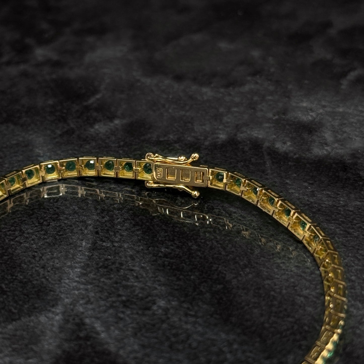 Pulsera Tenis de Lujo / Esmeraldas / Oro 18K