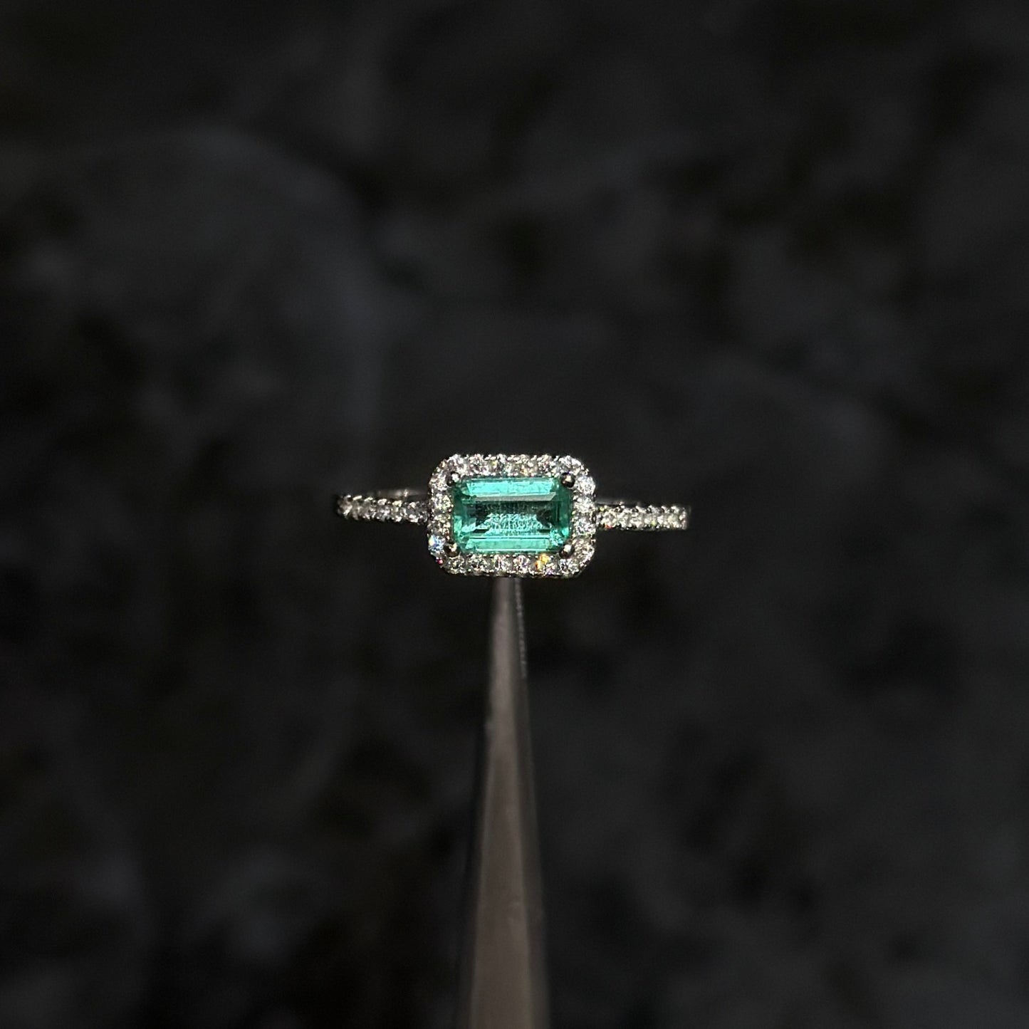 Anillo de Lujo #6 / Esmeralda Colombiana / Plata 925
