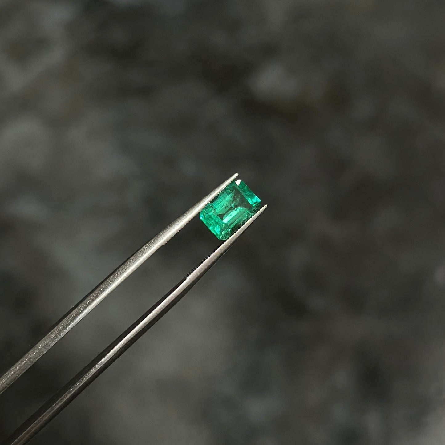 Colombian Emerald / 0.85ct / 4.8mm x 7mm